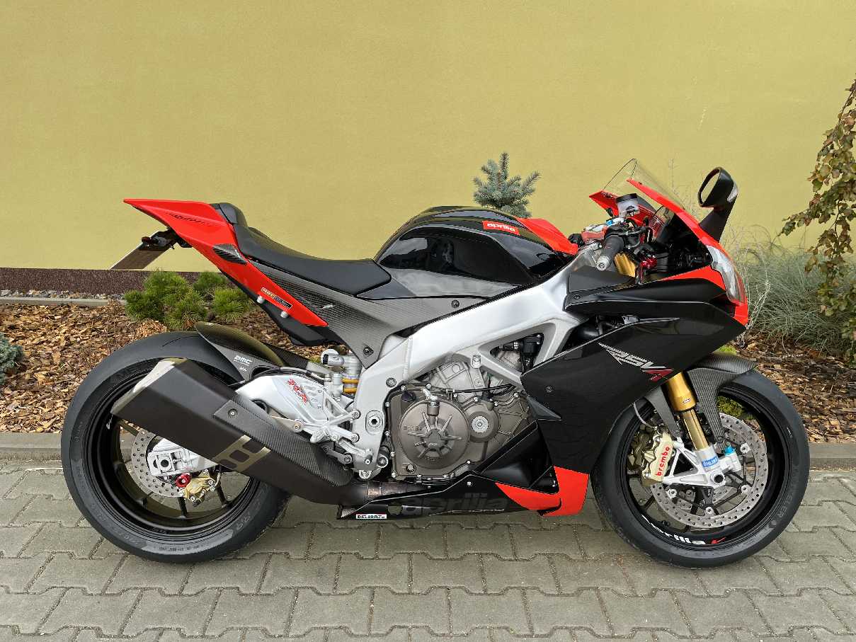 Aprilia RSV4 FACTORY