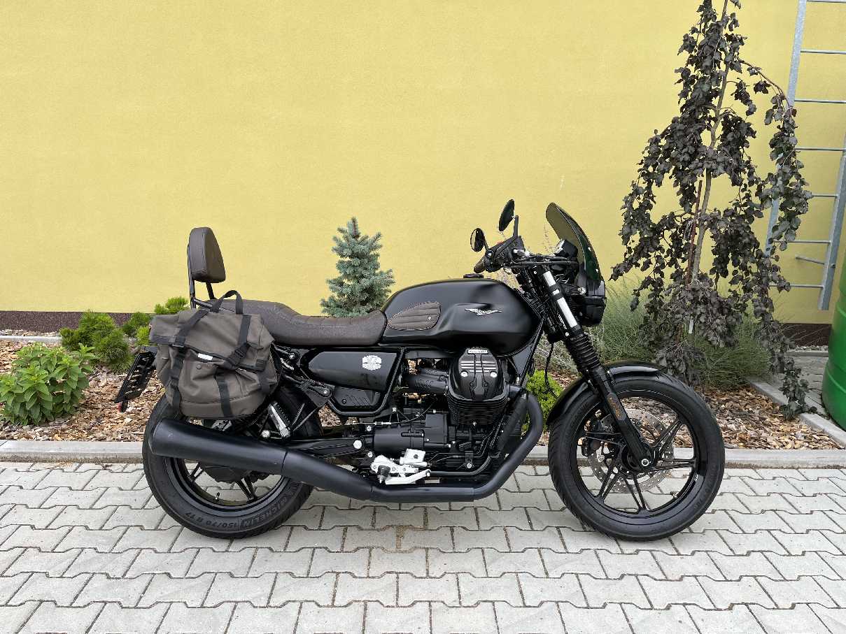 Moto Guzzi V7 Stone 850