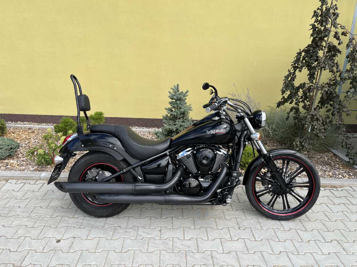 Kawasaki VN 900 Custom