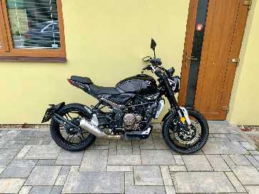 Voge 300 AC