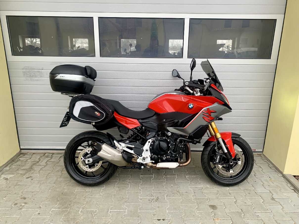 BMW F 900 XR
