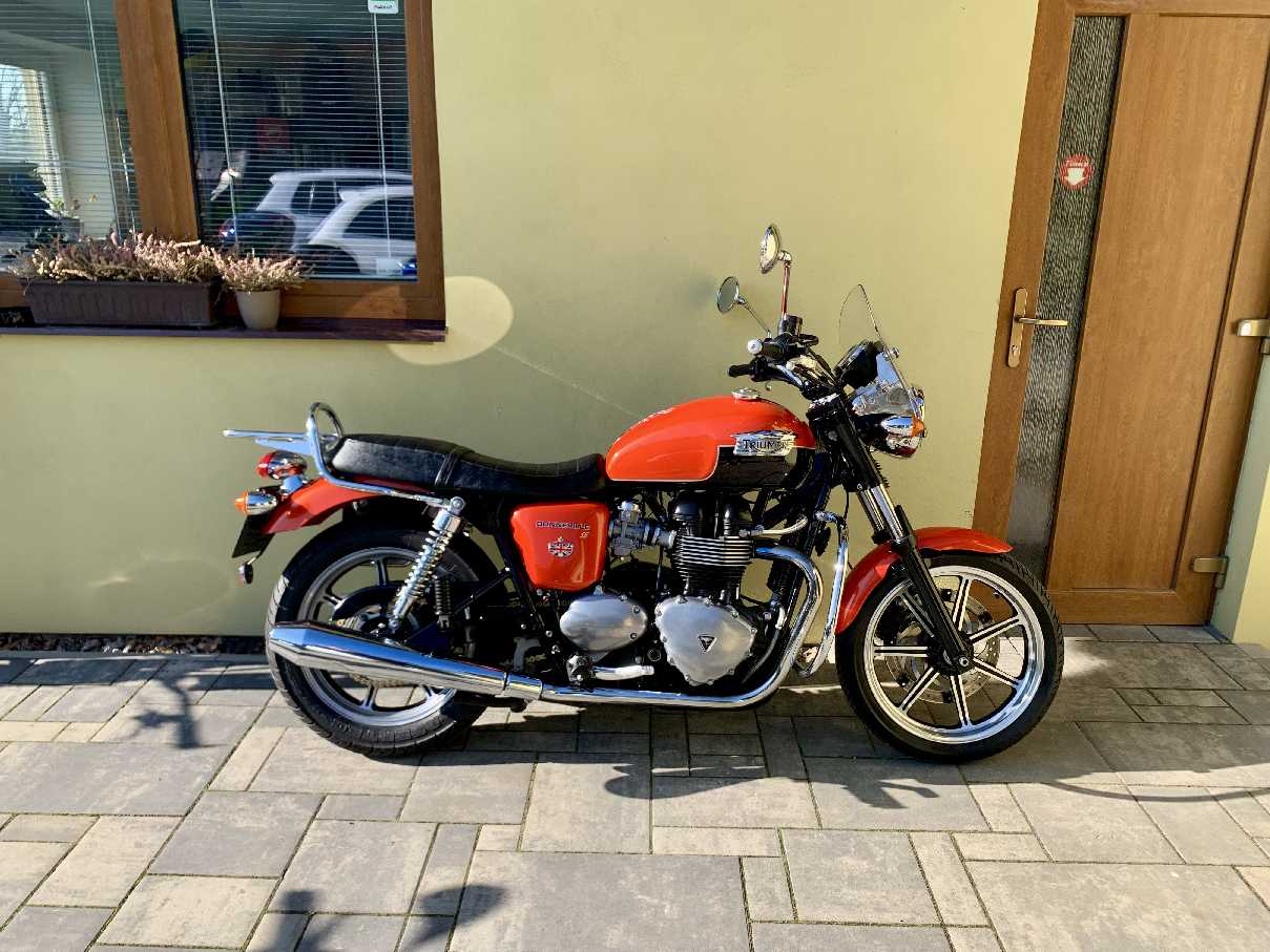 Triumph Bonneville SE