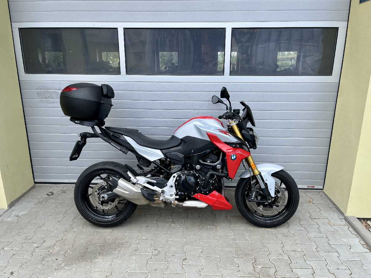BMW F 900 R